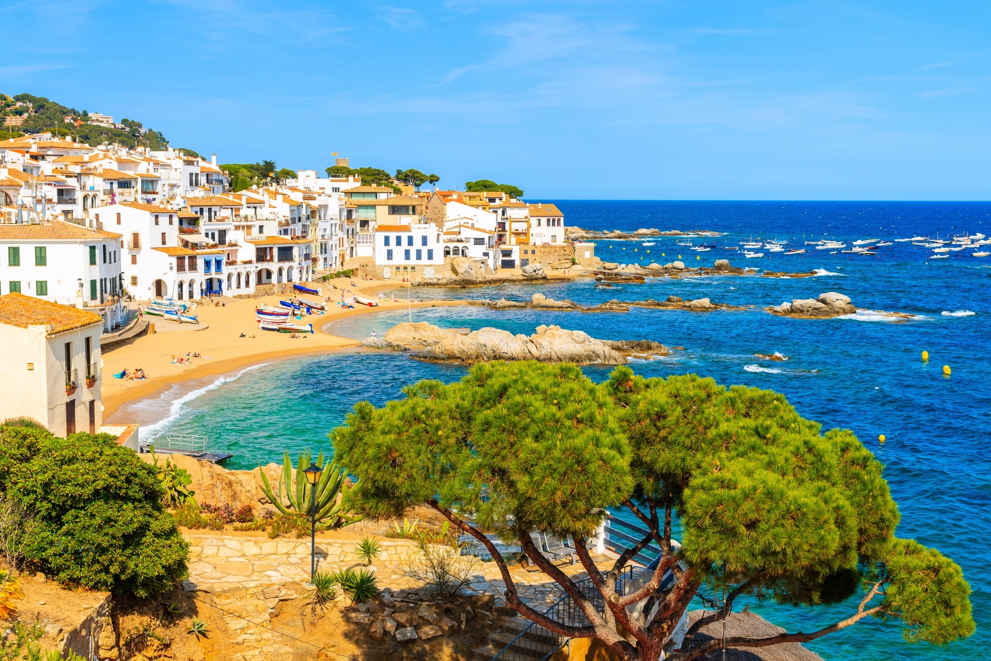 Montserrat, Girona & Sitges – Tur de o zi